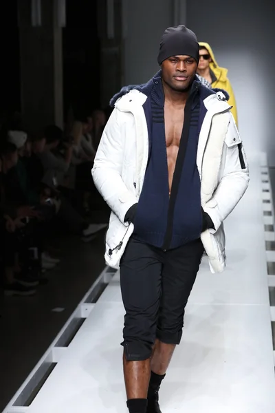 Nautica otoño 2016 desfile de moda de los hombres —  Fotos de Stock