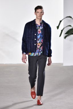 Palmiers du Mal defilesi