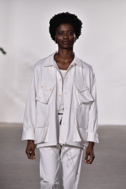 Palmiers du Mal defilesi