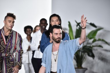 Palmiers du Mal defilesi