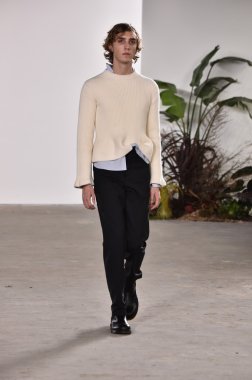 Orley gösterisi sırasında New York Moda Haftası