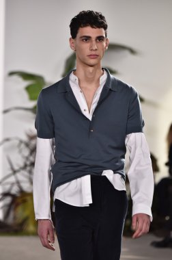 Orley gösterisi sırasında New York Moda Haftası