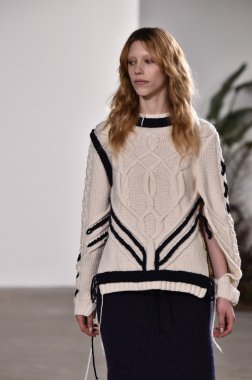 Orley gösterisi sırasında New York Moda Haftası