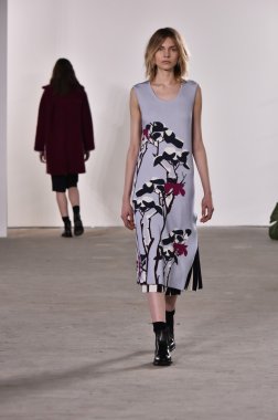 Orley gösterisi sırasında New York Moda Haftası