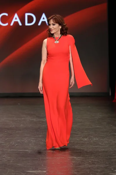 Красное платье для женщин — стоковое фото