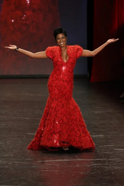 Ir rojo para las mujeres colección de vestido rojo —  Fotos de Stock