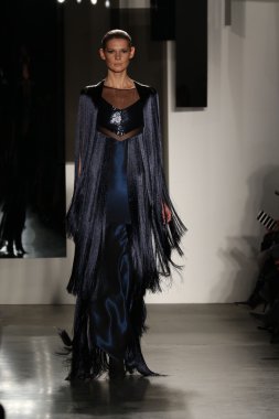 Pamella Roland defile