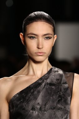 Pamella Roland defile