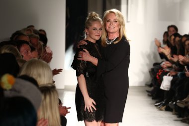 Tasarımcısı Pamella Roland