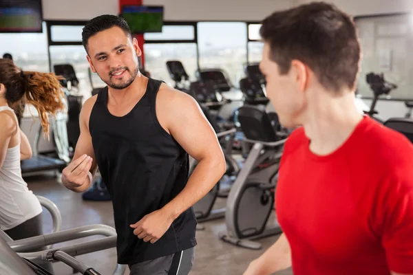 Friends doing some cardio — Stock Photo, Image