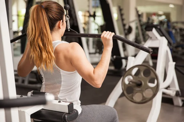 Athletic woman working out — Stock Photo, Image