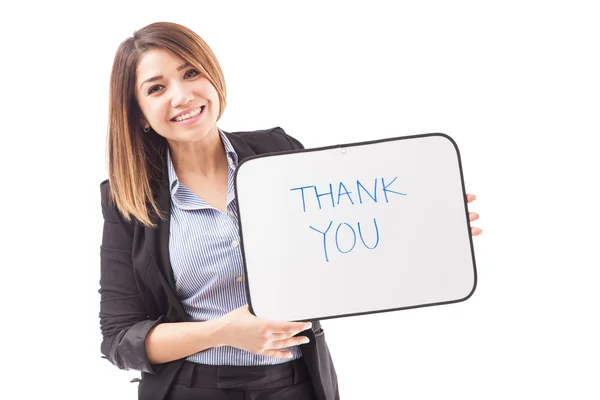 Geschäftsfrau in der Hand eines kleinen Whiteboards — Stockfoto