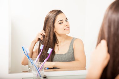  esmer fırçalama ve onun saç şekillendirme