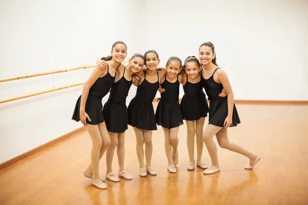 Hispanic girls standing together — Stock Photo, Image