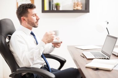 bir fincan kahve zevk avukat