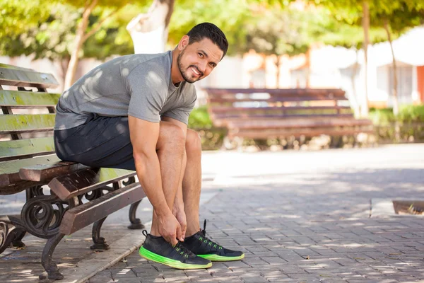 Homme se prépare à aller courir — Photo