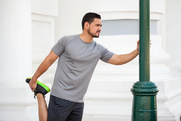 Homme se préparant à aller courir — Photo