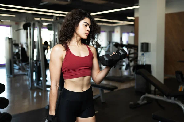 Fit Latin Young Woman Two Weights Exercising Gym Doing Bicep — Stock Photo, Image