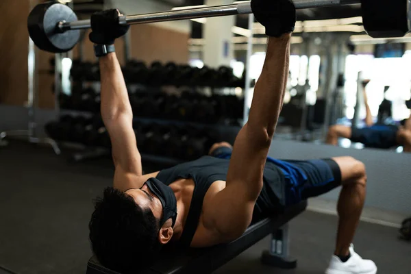 Fit Young Man Lying Bench Doing Weight Lifting Workout Barbell — Stock Photo, Image