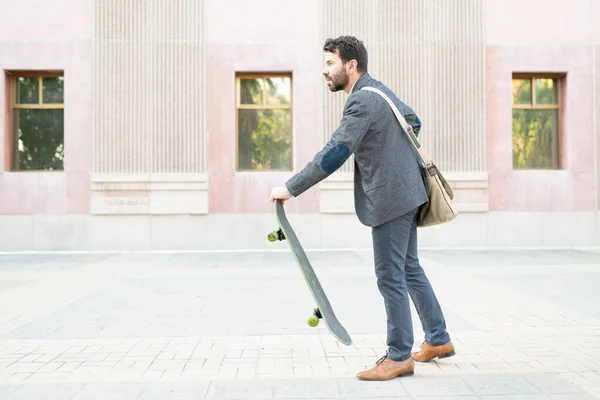 Side View Professional Employee His 30S Preparing Ride Skateboard Get — Stock Photo, Image