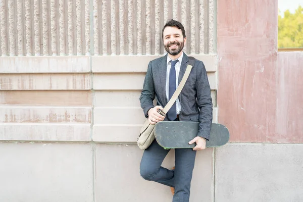 Handsome Latin Man Wearing Business Suit Resting Building Skateboard His — Stock Photo, Image