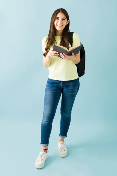 Full Length Portrait Young Female Student Wearing Casual Clothes Backapack — Stock Photo, Image