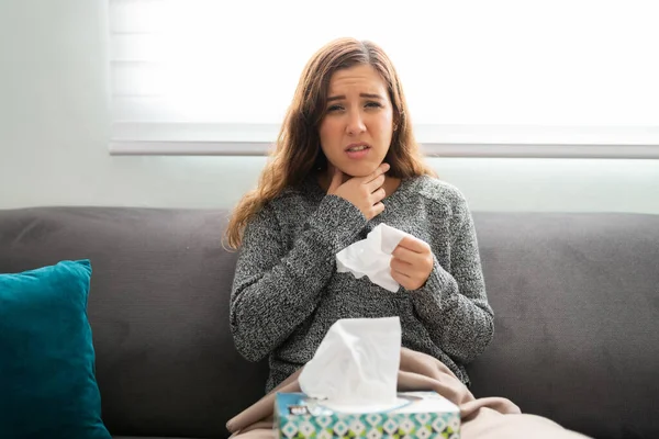 Young Woman Suffering Throat Pain Cough Portrait Sick Woman Sitting — Stock Photo, Image