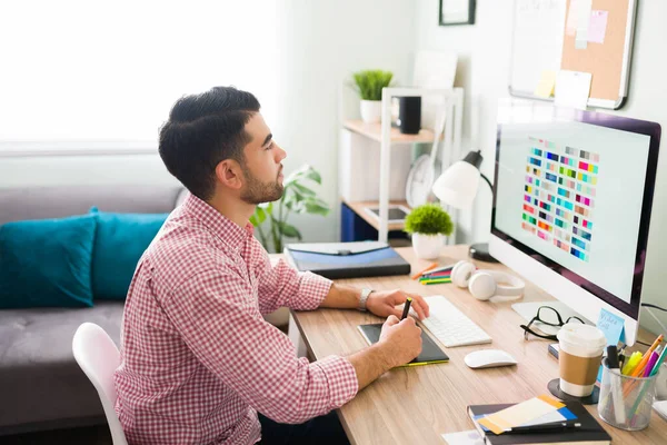 Side View Latin Man His 20S Working Illustrator His Desk — Stock Photo, Image