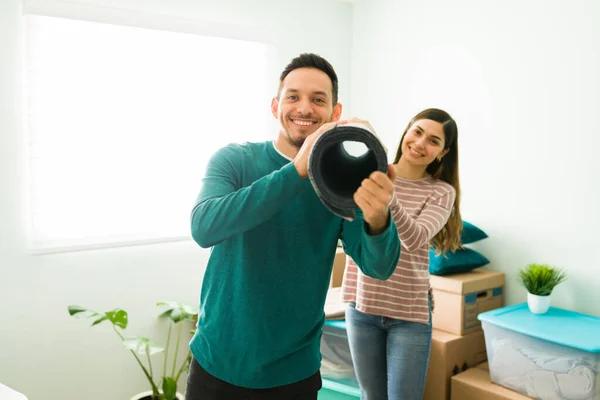 Married Couple Decorating Living Room New Carpet Handsome Husband Wife — Stock Photo, Image