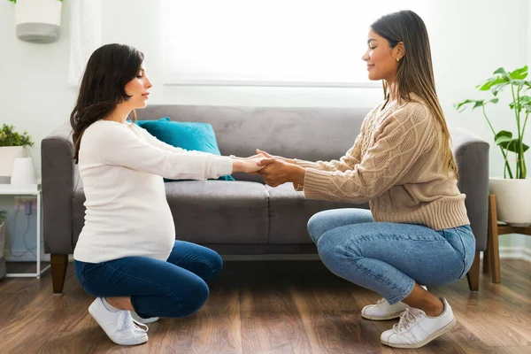 Smiling Midwife Helping Beautiful Pregnant Woman Her Stretching Exercises Happy — Stock Photo, Image