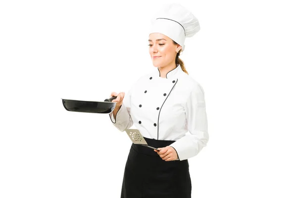 Chef Fêmea Cozinhar Delicioso Jantar Restaurante Cozinheiro Latino Atraente Fritando — Fotografia de Stock