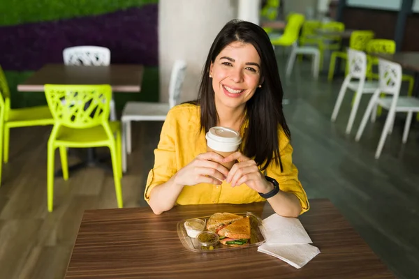 Beautiful Woman Beaming Smile Holding Coffee Start Eating Tasty Healthy — Stock Photo, Image