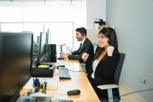 Att Mina Affärsmål Vacker Kaukasisk Kvinna Känner Upphetsad Och Glad — Stockfoto