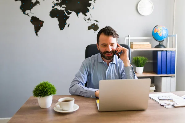 Como Posso Ajudá Com Sua Reserva Representante Vendas Falando Telefone — Fotografia de Stock