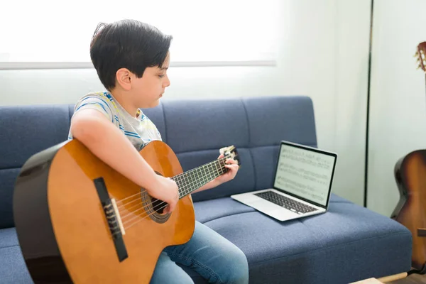 Artistic Boy Preparing Start His Online Music Class Home Beautiful — Stock Photo, Image