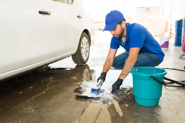 Hispanic Young Man Washing Soap Cleaning Brush Car Mats Customer — Stock Photo, Image