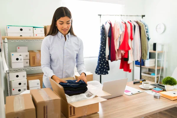 Beautiful Business Owner Lot Online Orders Female Entrepreneur Preparing Clothes — Foto de Stock