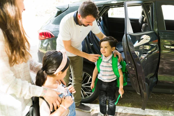 Caucasian Little Boy Asking Question Her Mom Arriving School Morning — Stock Photo, Image