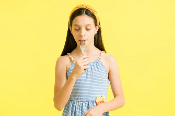 Good Adorable Caucasian Girl Eating Tasty Food Enjoying Her Eyes — Stock Photo, Image