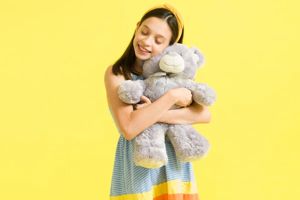 Hou Van Mijn Teddybeer Schattig Jong Meisje Met Een Mooie — Stockfoto