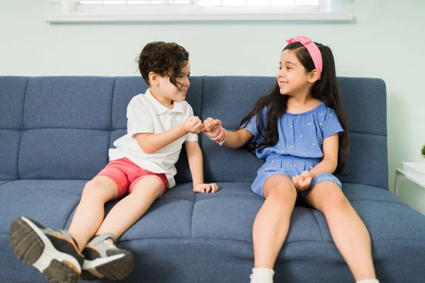 Pinky Promise Cute Beautiful Girl Doing Oath Her Little Brother — Stock Photo, Image