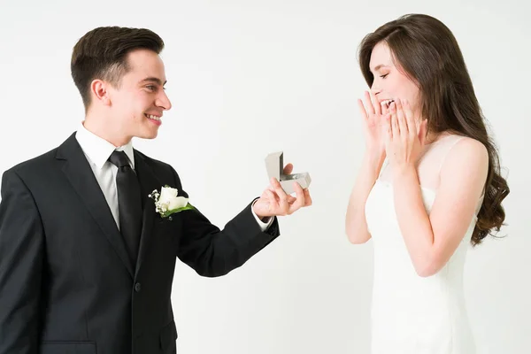 Wow Romantic Groom Surprising His Shocked Wife Big Diamond Ring — Stock Photo, Image