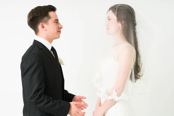 Beautiful Bride Arriving End Aisle Meet Her Future Husband Groom — Stock Photo, Image
