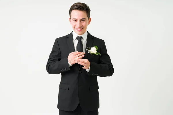 Portrait Attractive Caucasian Groom Putting His Wedding Ring Getting Married — Stock Photo, Image