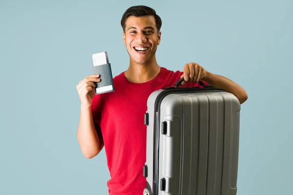 Portrait Happy Man Carrying His Suitcase Plane Tickets While Ready — Stock Photo, Image