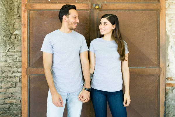 Excited Young Couple Love Holding Hands Ready Out Matching Print — Stock Photo, Image