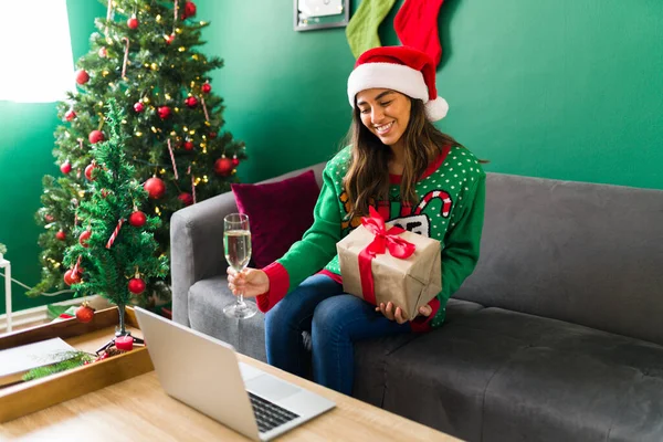 Merry Christmas Latin Woman Showing Christmas Present Making Toast Champagne — Stock Photo, Image