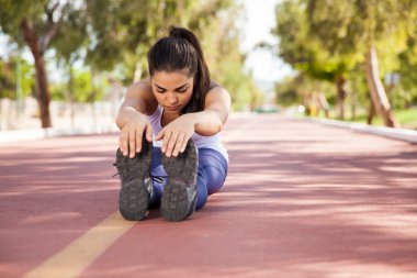koşu parkuru germe kadın