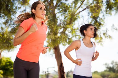 kadın koşma birlikte