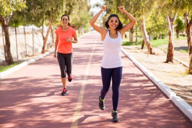 kadın silah yükseltme